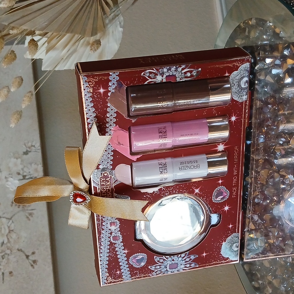 New Badgley Mischka Blush Makeup Trio Set With Compact Mirror Full Size - Picture 4 of 17